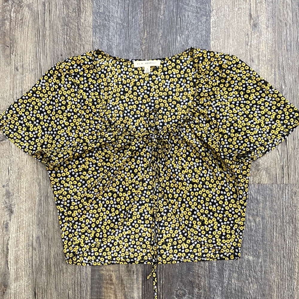 L.A. Hearts sunflower tied top